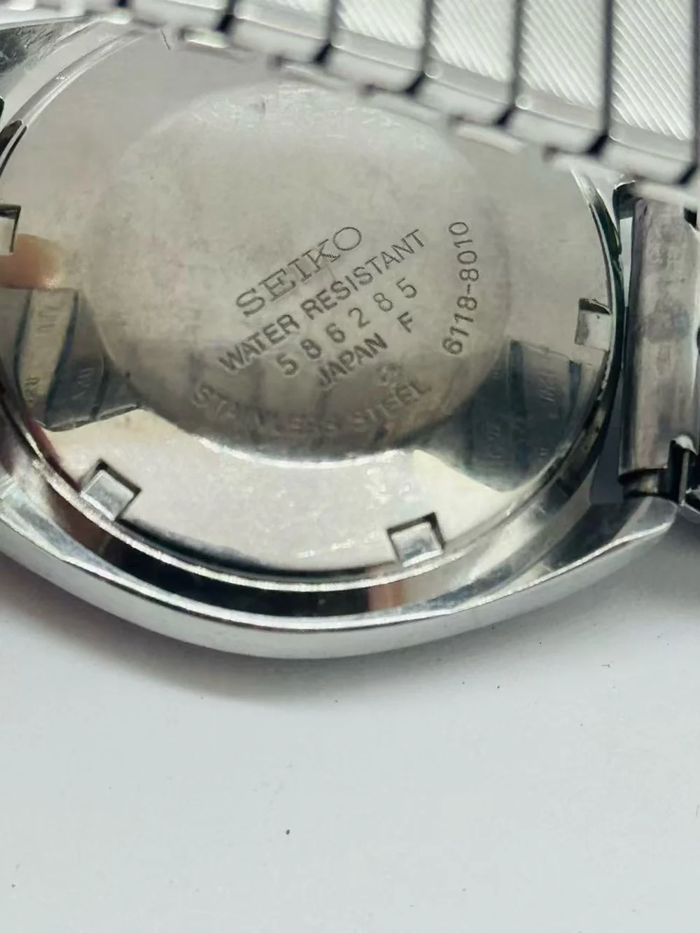 Vintage Seiko Men’s Automatic 17 Jewels Date 36mm Silver Dial Stretch Band Runs